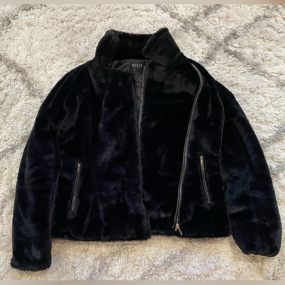 Reversible Guess Puffer / Fur Jacket - Picture 5 of 6